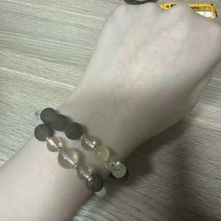 Crystal bracelet gift guide cover image with GIFT · HEALING · WELLNESS badge